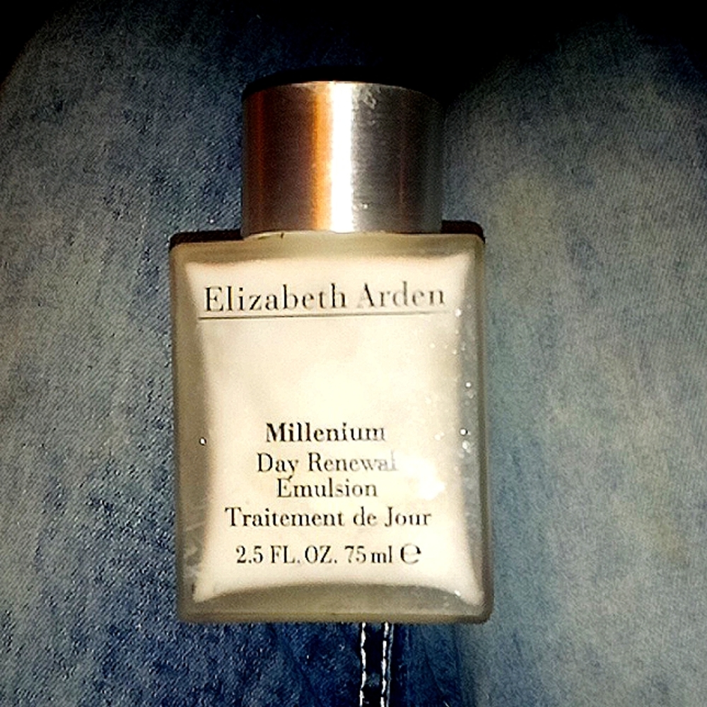 Elizabeth Arden 2.5 fl oz. Millennium day renewal emulsion